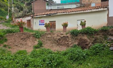 🏡✨ EN VENTA: Terreno Esquinero de 300m² en Urb. Conquistadores – ¡A pasos del Centro Histórico de Cusco! ✨🌍