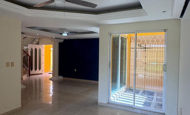 CASA EN COSTA DE ORO