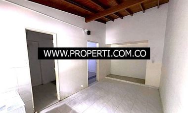 Casa Comercial en Arriendo Sector Conquistadores - Laureles