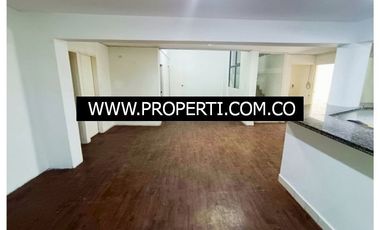 Casa Comercial en Arriendo Sector Conquistadores - Laureles