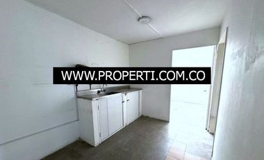 Casa Comercial en Arriendo Sector Conquistadores - Laureles
