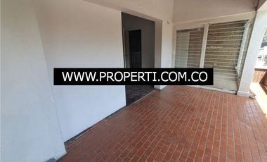 Casa Comercial en Arriendo Sector Conquistadores - Laureles
