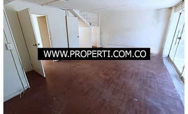 Casa Comercial en Arriendo Sector Conquistadores - Laureles