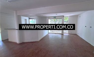 Casa Comercial en Arriendo Sector Conquistadores - Laureles