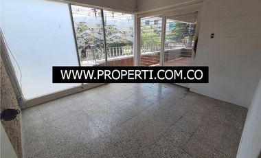 Casa Comercial en Arriendo Sector Conquistadores - Laureles