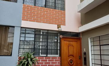 Chorrillos: Venta de Casa, 3 pisos, en condominio.
