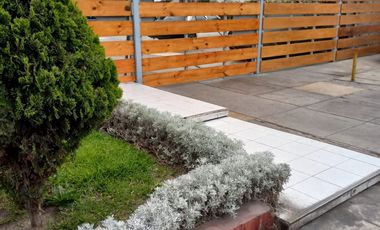 Chorrillos: Venta de Casa, 3 pisos, en condominio.