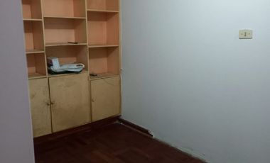 Chorrillos: Venta de Casa, 3 pisos, en condominio.