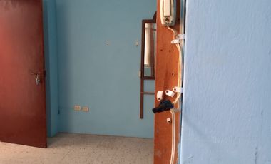 Chorrillos: Venta de Casa, 3 pisos, en condominio.