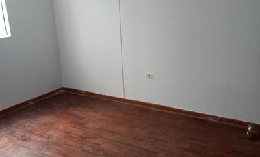 Chorrillos: Venta de Casa, 3 pisos, en condominio.