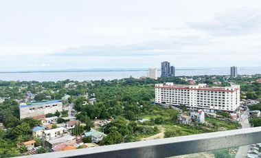 One Bedroom Beach Condo in 8 Newtown Boulevard Viewing Ocean