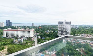 One Bedroom Beach Condo in 8 Newtown Boulevard Viewing Ocean