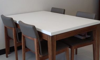 One Bedroom Beach Condo in 8 Newtown Boulevard Viewing Ocean