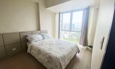 One Bedroom Beach Condo in 8 Newtown Boulevard Viewing Ocean