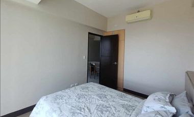 One Bedroom Beach Condo in 8 Newtown Boulevard Viewing Ocean