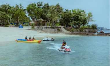 One Bedroom Beach Condo in 8 Newtown Boulevard Viewing Ocean