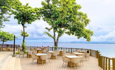 One Bedroom Beach Condo in 8 Newtown Boulevard Viewing Ocean