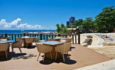 One Bedroom Beach Condo in 8 Newtown Boulevard Viewing Ocean