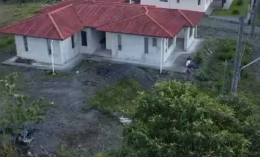 Invierte y personaliza: casa por terminar con 1.000 m² de terreno