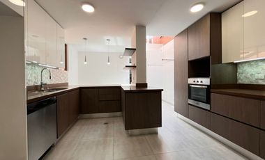 Casa en Venta en Los Balsos Poblado Medellin