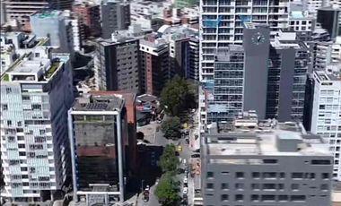 HERMOSO LOCAL COMERCIAL UBICADO EN EL SEGUNDO PISO / ROOFTOOP