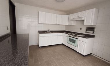 Casa en Renta en Valle de San Javier | 3 Recámaras + Estudio | Fraccionamiento Privado