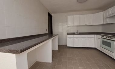 Casa en Renta en Valle de San Javier | 3 Recámaras + Estudio | Fraccionamiento Privado