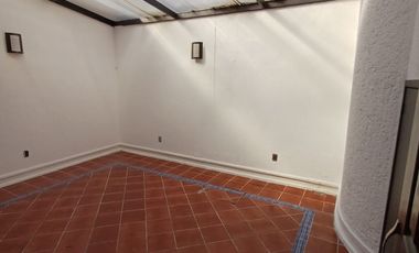 Casa en Renta en Valle de San Javier | 3 Recámaras + Estudio | Fraccionamiento Privado