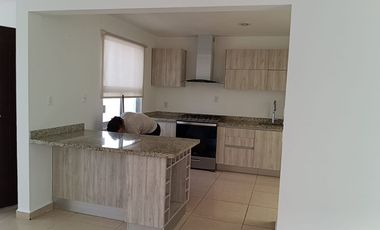 Departamento en venta primer piso 3 recamaras 2 baños excelentes condiciones privada con alberca y palapa