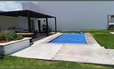 Departamento en venta primer piso 3 recamaras 2 baños excelentes condiciones privada con alberca y palapa