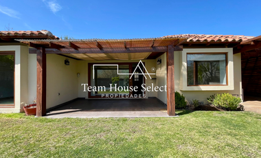 Arriendo Linda Casa De Un Piso, Piedra Roja Chicureo 3d/3b+ss