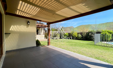 Arriendo Linda Casa De Un Piso, Piedra Roja Chicureo 3d/3b+ss