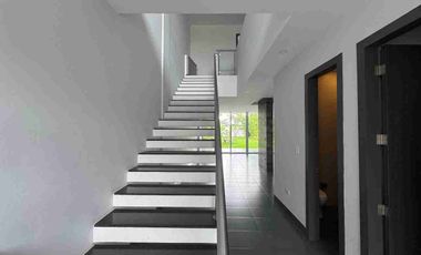 ALQUILER DE CASA MODERNA EN MOCOLI SAMBORONDON.