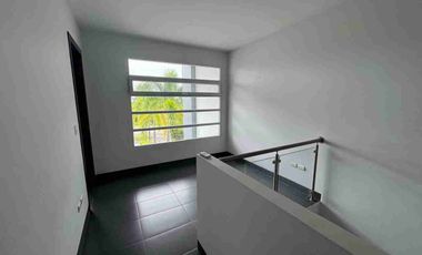 ALQUILER DE CASA MODERNA EN MOCOLI SAMBORONDON.