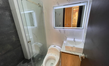 VENTA DE CASA ATRAS DE LA GASOLINERA TRANS ESMERALDA/ PORTON DEL RIO