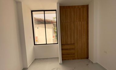 VENTA DE CASA ATRAS DE LA GASOLINERA TRANS ESMERALDA/ PORTON DEL RIO