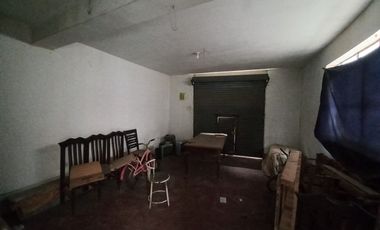 Se Vende Casa De 2 Pisos Cerca A La Estacion Los Postes