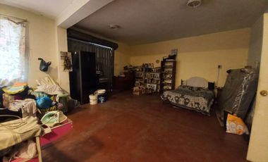 Se Vende Casa De 2 Pisos Cerca A La Estacion Los Postes