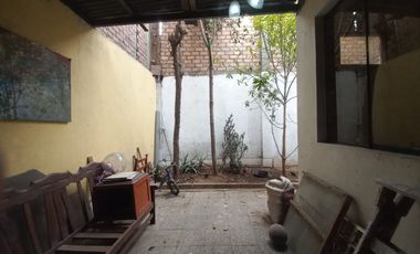 Se Vende Casa De 2 Pisos Cerca A La Estacion Los Postes