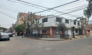 Se Vende Casa De 2 Pisos Cerca A La Estacion Los Postes
