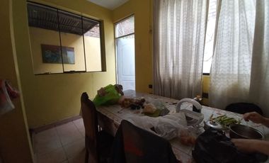 Se Vende Casa De 2 Pisos Cerca A La Estacion Los Postes