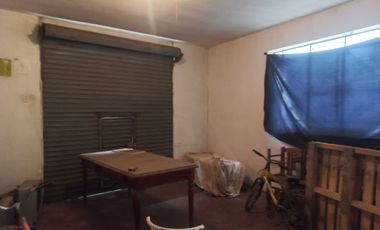 Se Vende Casa De 2 Pisos Cerca A La Estacion Los Postes