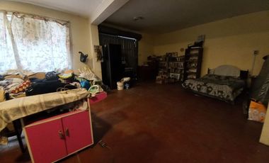 Se Vende Casa De 2 Pisos Cerca A La Estacion Los Postes