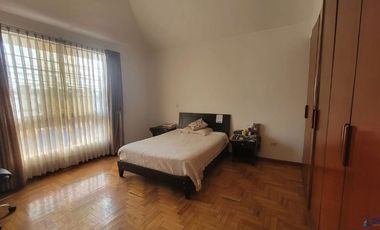 Amplia Casa en venta en Santa Patricia La Molina