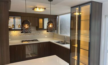 HERMOSA CASA EN VENTA EN AMBATO EN EL SECTOR NORTE