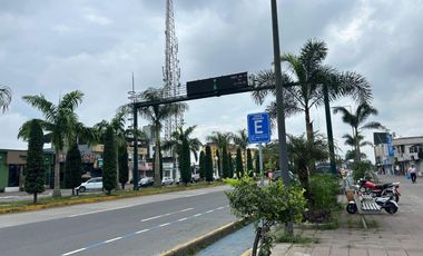 4 Locales Comerciales en la Av. Quito