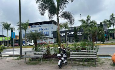 4 Locales Comerciales en la Av. Quito