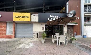 4 Locales Comerciales en la Av. Quito