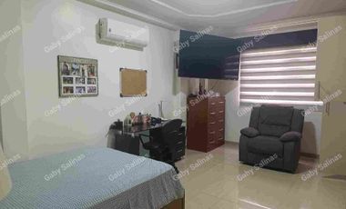 VENDO CASA AMOBLADA en urbanización Villa Club Guayas Ecuador