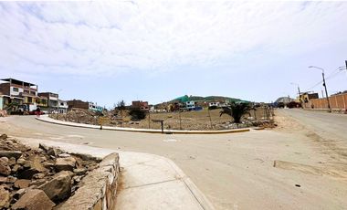 Lindo Terreno de 4 frentes en Venta en Chancay